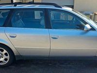 Gebraucht Audi A6 Basis 220 PS (161 kW) 2002 Grau Kombi