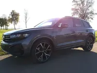Neu VW Touareg R-line 286 PS (210 kW) 2025 Siliziumgrau metallic SUV