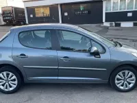 Gebraucht Peugeot 207 Premium 120 PS (88 kW) 2010 Grau Limousine