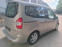 Gebraucht Ford Tourneo Courier 75 PS (55 kW) 2014 Silber Van / Kleinbus