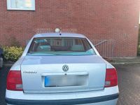 Gebraucht VW Passat 100 PS (73 kW) 1998 Silber Limousine