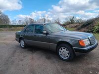 Second-hand Mercedes E280 197 CP (144 kW) 1993 Negru Berlinǎ