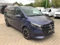 Gebraucht Mercedes V300 Style 237 PS (174 kW) 2025 Sodalithblau met. Van / Kleinbus
