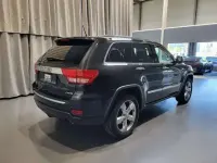 Gebraucht Jeep Grand Cherokee Overland 241 PS (177 kW) 2012 Brilliant black crystal pearl SUV