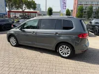 Gebraucht VW Touran Highline 150 PS (110 kW) 2017 Grau Van / Kleinbus
