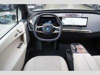 gebraucht BMW iX xDrive40 Sport AHK Pano Softclose B&W UPE 10