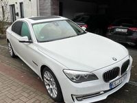 Gebraucht BMW 730 258 PS (189 kW) 2013 Weiß Limousine