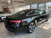 Gebraucht Mercedes E220 Avantgarde 194 PS (142 kW) 2018 Schwarz Coupé