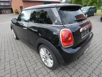 Gebraucht Mini Cooper Pepper 136 PS (100 kW) 2017 Midnightblackmetall (metallic) Kleinwagen