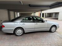 Gebraucht Mercedes E430 279 PS (205 kW) 2001 Grau Limousine