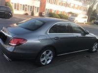 Usado Mercedes E220 Avantgarde 194 CV (142 kW) 2016 Gris Berlina
