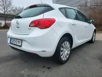 Gebraucht Opel Astra 110 PS (80 kW) 2013 Weiß Limousine