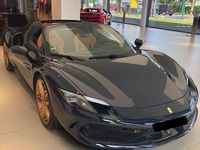 Gebraucht Ferrari 296 829 PS (609 kW) 2024 Blau Cabrio