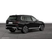 Gebraucht BMW X7 Executive 340 PS (250 kW) 2025 Black sapphire metallic SUV