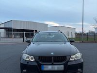 Gebraucht BMW 320 163 PS (119 kW) 2008 Schwarz Kombi