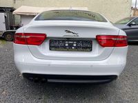 Gebraucht Jaguar XE Prestige 179 PS (131 kW) 2016 Weiß Limousine