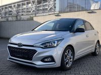 Gebraucht Hyundai i20 Advantage 101 PS (74 kW) 2020 Silber Kleinwagen