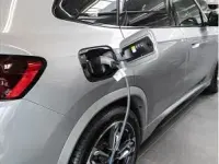 Gebraucht BMW iX1 230 kW (313 PS) 2024 Silber (spacesilber) SUV
