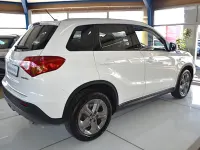 Gebraucht Suzuki Vitara Club 120 PS (88 kW) 2018 Weiß SUV