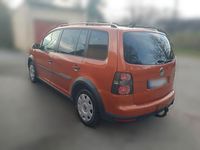 Gebraucht VW Touran Cross 170 PS (125 kW) 2008 Rot Van / Kleinbus