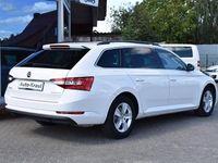 Gebraucht Skoda Superb Ambition 150 PS (110 kW) 2019 Candy white Kombi