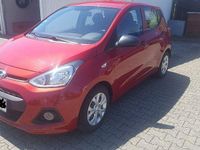 Gebraucht Hyundai i10 Classic 67 PS (49 kW) 2016 Rot Kleinwagen
