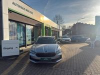Neu Skoda Superb LAURIN & KLEMENT 150 PS (110 kW) 2025 Silber Kombi
