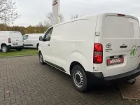 Gebraucht Toyota Proace Comfort 100 kW (136 PS) 2021 Schaumweiß Van / Kleinbus