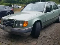 Gebraucht Mercedes E300 1987 Grün Limousine