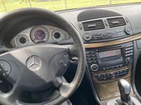 Gebraucht Mercedes E270 177 PS (130 kW) 2003 Schwarz Kombi