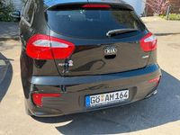 Second-hand Kia Rio 84 CP (61 kW) 2016 Negru Hatchback