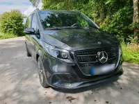 Gebraucht Mercedes V220 Style 163 PS (119 kW) 2024 Grau Van / Kleinbus