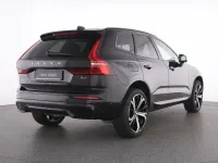 Gebraucht Volvo XC60 Plus 197 PS (144 kW) 2023 Schwarz onyx black / metallic SUV