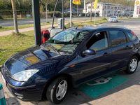 Usata Ford Focus 116 CV (85 kW) 2002 Blu Berlina