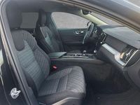 Gebraucht Volvo V60 Core 197 PS (144 kW) 2025 Onyx schwarz Kombi