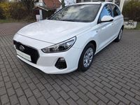 Gebraucht Hyundai i30 Pure 101 PS (74 kW) 2017 Weiß Limousine