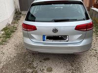 Gebraucht VW Passat 150 PS (110 kW) 2018 Grau Kombi