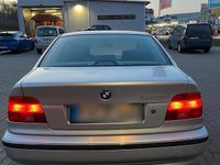 Gebraucht BMW 523 170 PS (125 kW) 1999 Silber Limousine