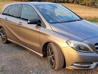 Gebraucht Mercedes B200 156 PS (114 kW) 2014 Grau Van / Kleinbus
