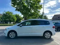 Gebraucht VW Touran Highline 150 PS (110 kW) 2023 Weiß Van / Kleinbus