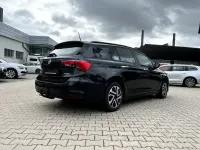 Usado Fiat Tipo Easy 120 CV (88 kW) 2016 Azul Familiar