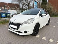 Gebraucht Peugeot 208 81 PS (59 kW) 2015 Weiß Kleinwagen