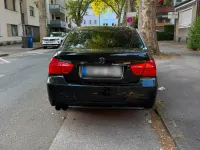 Gebraucht BMW 318 143 PS (105 kW) 2011 Schwarz Limousine