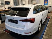 Gebraucht Skoda Octavia Clever 204 PS (150 kW) 2021 Weiß Kombi