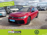 Gebraucht VW Passat R-line 150 PS (110 kW) 2025 Chilirot metallic Kombi