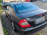 Gebraucht Mercedes E280 190 PS (139 kW) 2007 Schwarz Limousine
