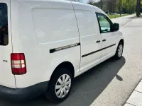 Second-hand VW Caddy Maxi 102 CP (75 kW) 2011 Alb Monovolum