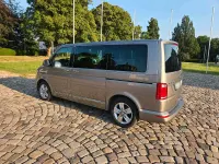 Gebraucht VW Multivan Highline 204 PS (150 kW) 2016 Gelb Van / Kleinbus