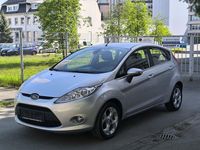 Gebraucht Ford Fiesta Titanium 82 PS (60 kW) 2010 Silber Kleinwagen