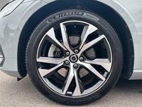 Gebraucht Volvo V60 Core 197 PS (144 kW) 2025 Grau Kombi